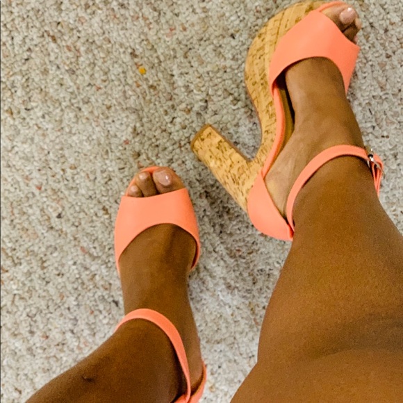 Wedge platform - Picture 1 of 6